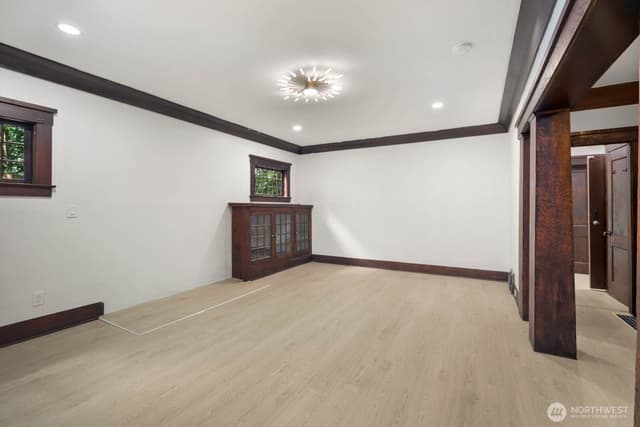 Property photo for 2109 Aurora Avenue N, Seattle photo 5