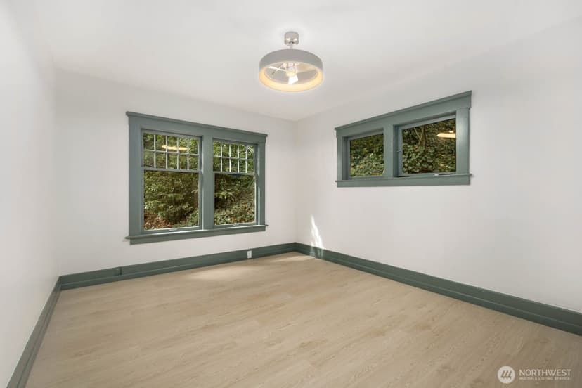 Property photo for 2109 Aurora Avenue N, Seattle photo 15