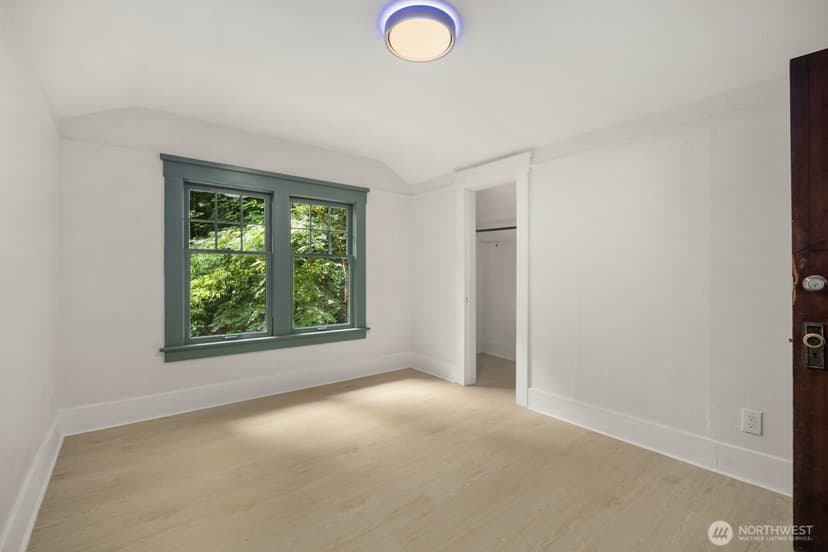 Property photo for 2109 Aurora Avenue N, Seattle photo 21
