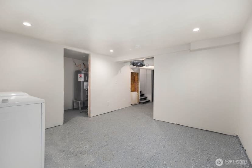 Property photo for 2109 Aurora Avenue N, Seattle photo 31