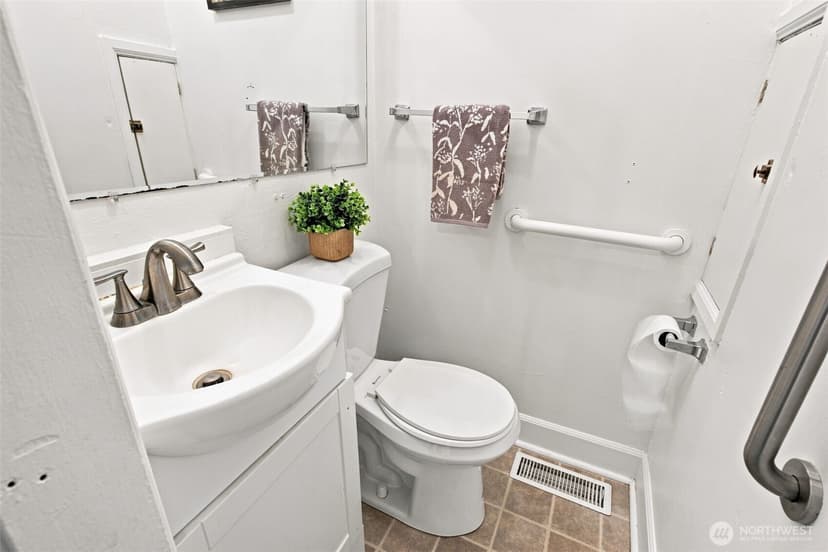 Property photo for 9511 Olson Road NW, Bremerton photo 16