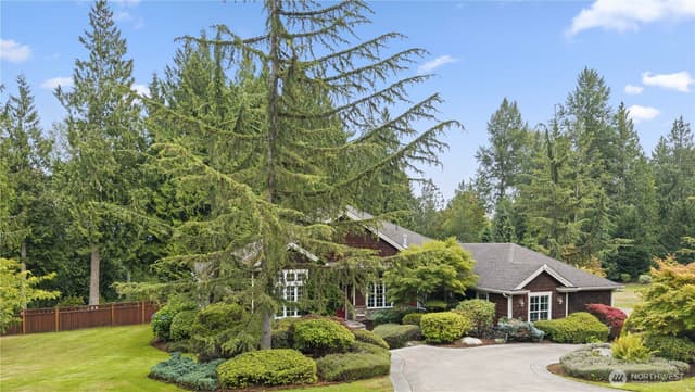 Property photo for 12521 6th Avenue NE, Marysville