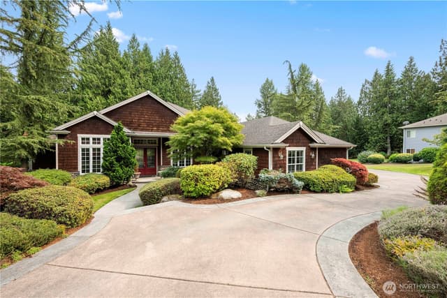 Property photo for 12521 6th Avenue NE, Marysville photo 2