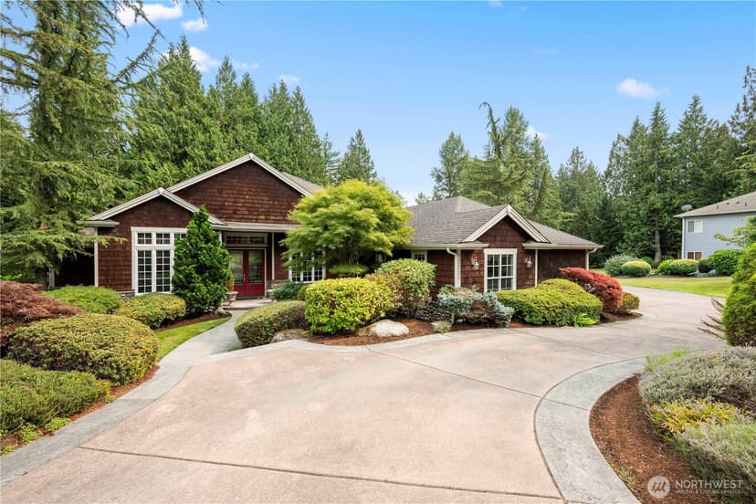 Property photo for 12521 6th Avenue NE, Marysville photo 2