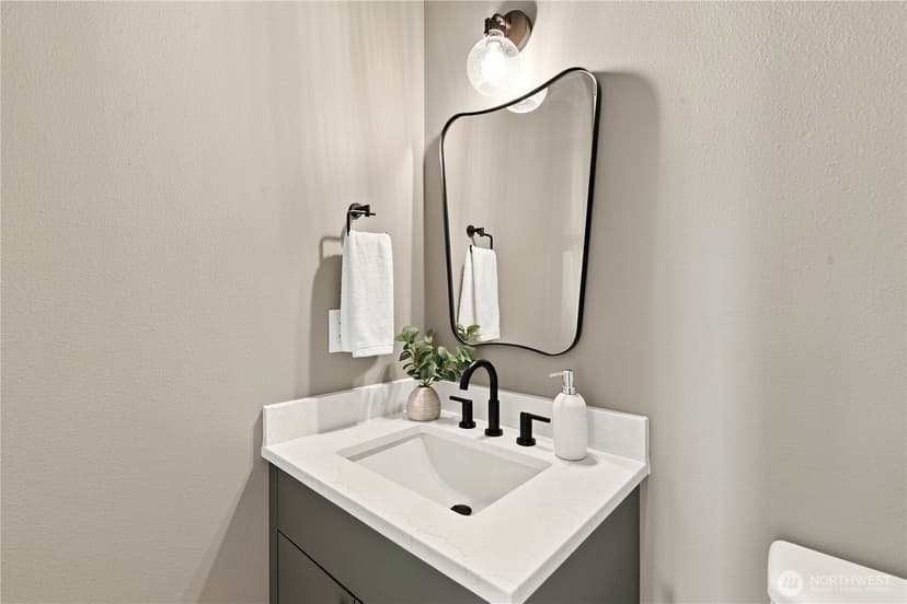Property photo for 2648 41st Avenue SW, Seattle photo 18