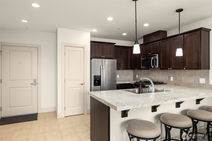 Property photo for 6801 Greenwood Avenue N #304, Seattle photo 6