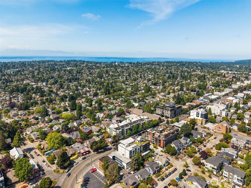 Property photo for 6801 Greenwood Avenue N #304, Seattle photo 24