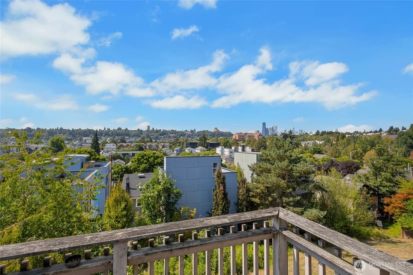 Property photo for 1735 28th Avenue S, Seattle photo 14