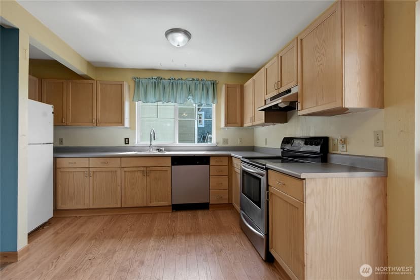 Property photo for 1735 28th Avenue S, Seattle photo 6