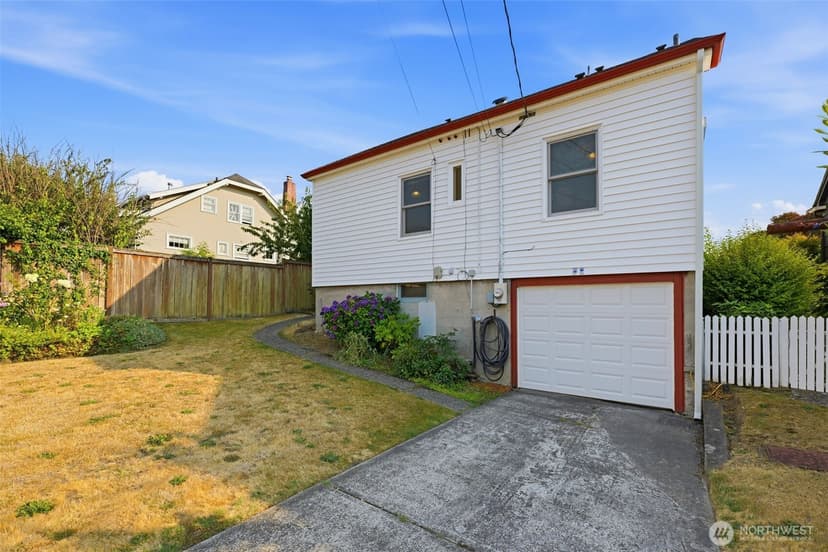 Property photo for 1015 N Sheridan Avenue, Tacoma photo 29