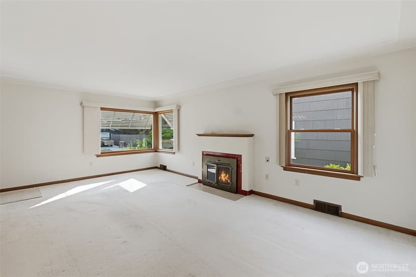 Property photo for 1015 N Sheridan Avenue, Tacoma photo 5