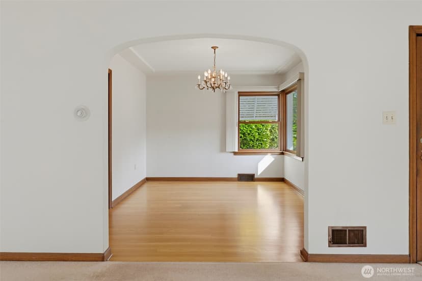 Property photo for 1015 N Sheridan Avenue, Tacoma photo 7