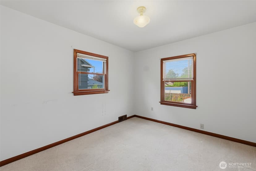 Property photo for 1015 N Sheridan Avenue, Tacoma photo 15