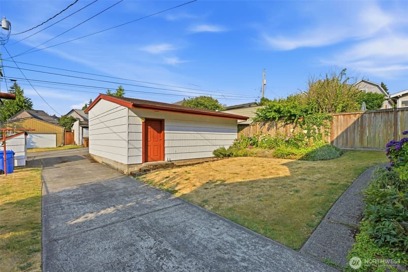 Property photo for 1015 N Sheridan Avenue, Tacoma photo 30