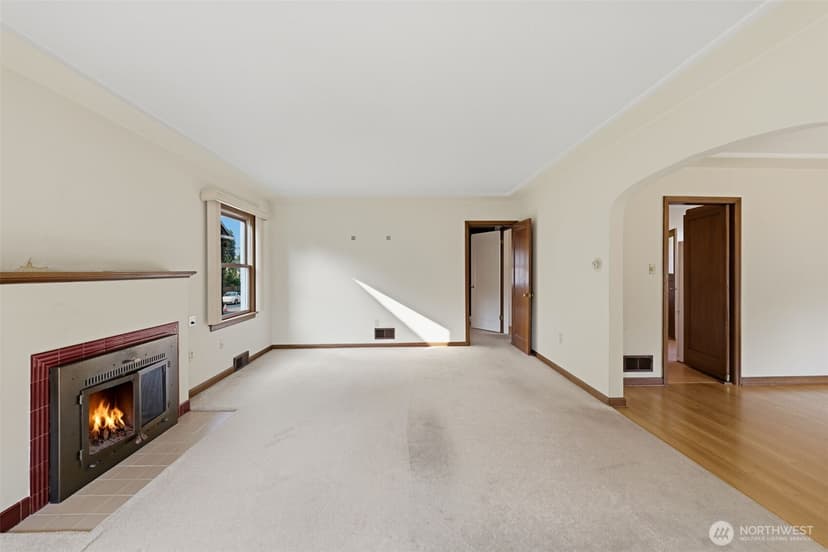 Property photo for 1015 N Sheridan Avenue, Tacoma photo 6