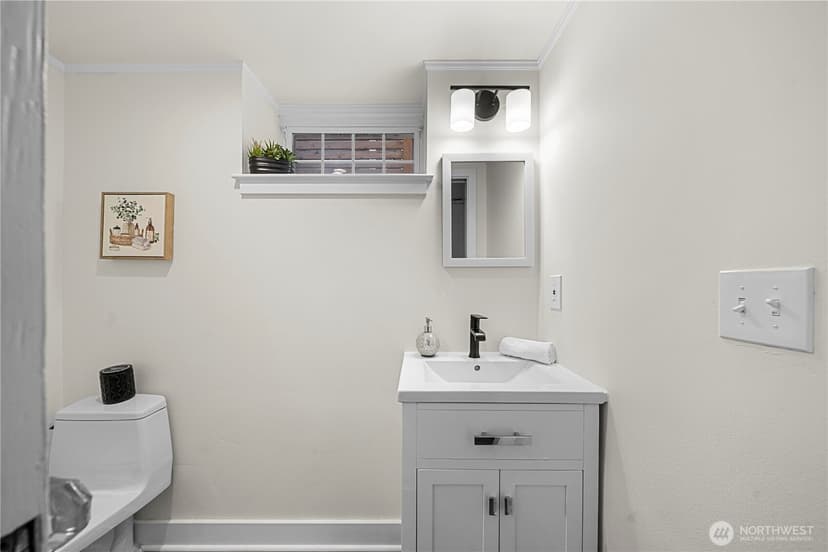 Property photo for 1509 4th Avenue W, Seattle photo 24