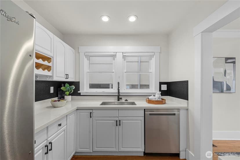 Property photo for 1509 4th Avenue W, Seattle photo 12