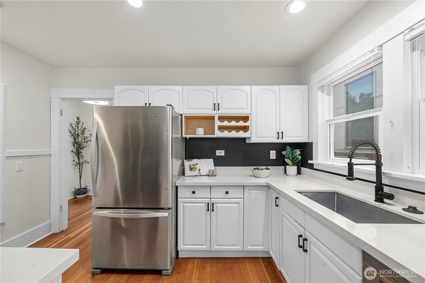 Property photo for 1509 4th Avenue W, Seattle photo 11
