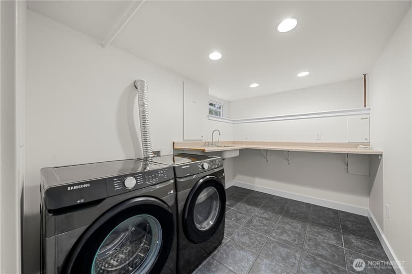 Property photo for 1509 4th Avenue W, Seattle photo 25