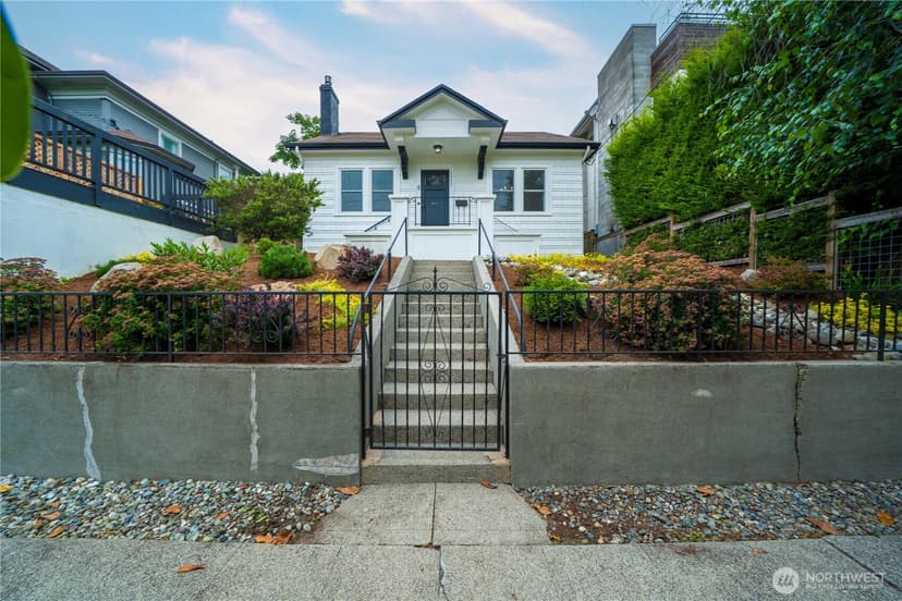 Property photo for 1509 4th Avenue W, Seattle photo 3