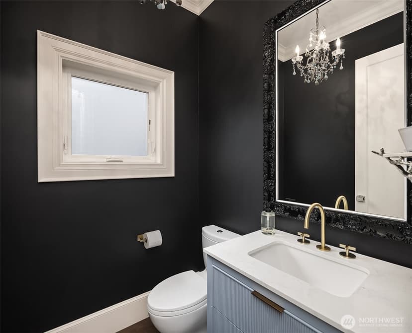 Property photo for 2564 27th Avenue W, Seattle photo 6