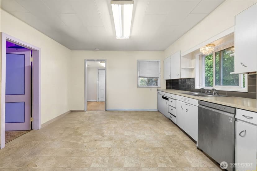 Property photo for 8643 Tacoma Avenue S, Tacoma photo 12