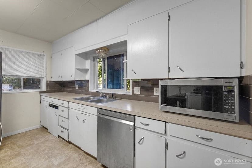 Property photo for 8643 Tacoma Avenue S, Tacoma photo 9