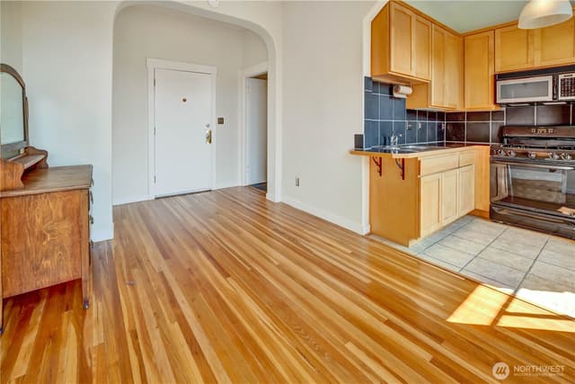 Property photo for 22 John Street #5, Seattle photo 3