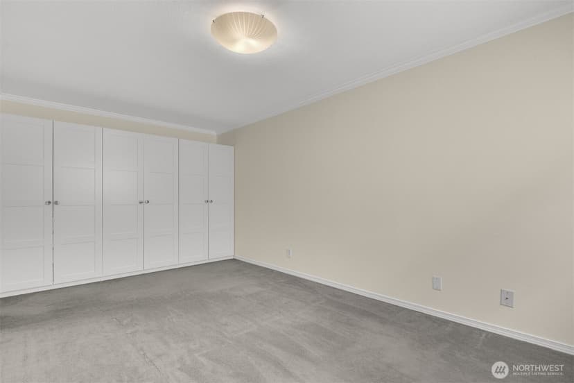 Property photo for 2501 Canterbury Lane E #320, Seattle photo 22