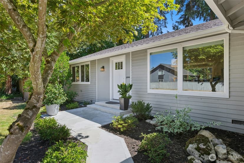Property photo for 11815 NE 143rd Street, Kirkland photo 3