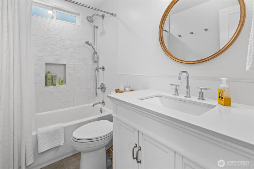 Property photo for 10112 NE 68th Street #4, Kirkland photo 20