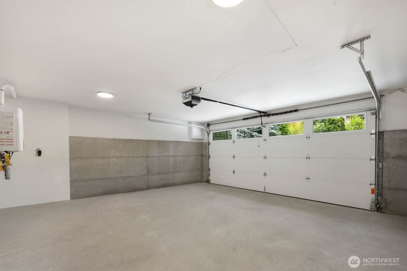 Property photo for 825 NE 105th Street, Seattle photo 29