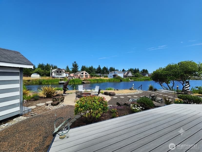 Property photo for 798 Cod Court SW, Ocean Shores photo 28