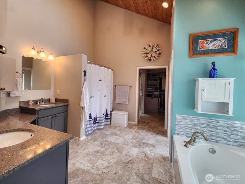 Property photo for 798 Cod Court SW, Ocean Shores photo 12
