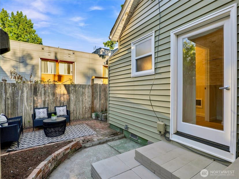 Property photo for 6542 Greenwood Avenue N, Seattle photo 28