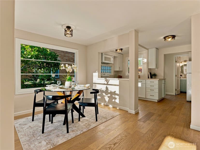 Property photo for 6542 Greenwood Avenue N, Seattle photo 13