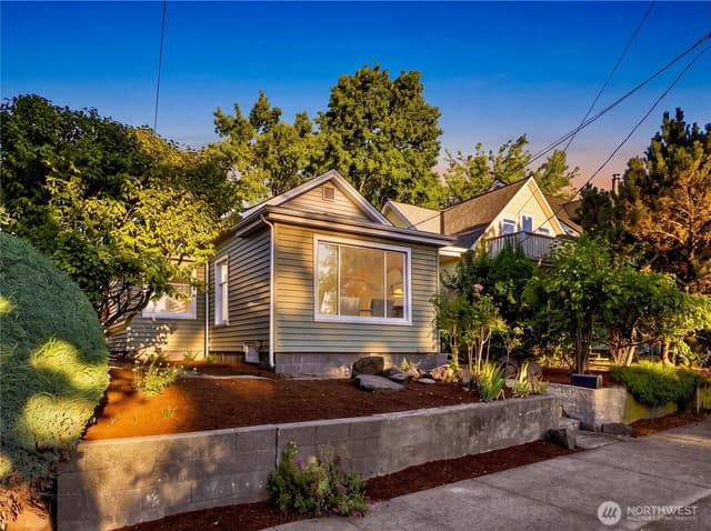 Property photo for 6542 Greenwood Avenue N, Seattle