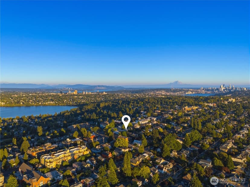 Property photo for 6542 Greenwood Avenue N, Seattle photo 38