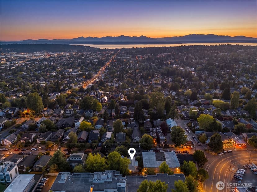 Property photo for 6542 Greenwood Avenue N, Seattle photo 39