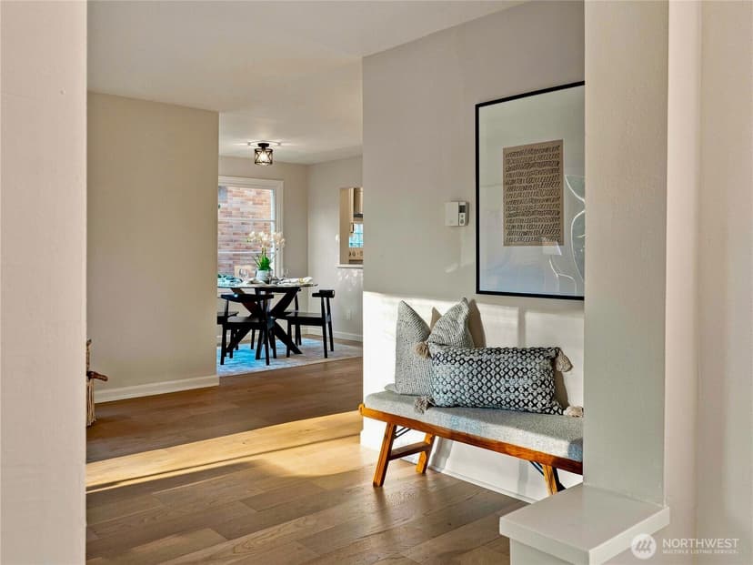 Property photo for 6542 Greenwood Avenue N, Seattle photo 6