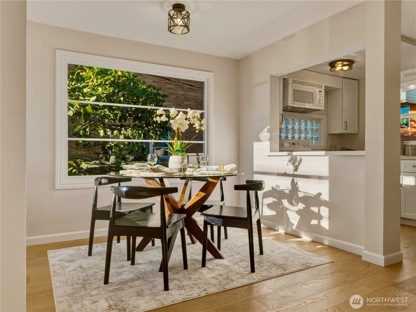 Property photo for 6542 Greenwood Avenue N, Seattle photo 15