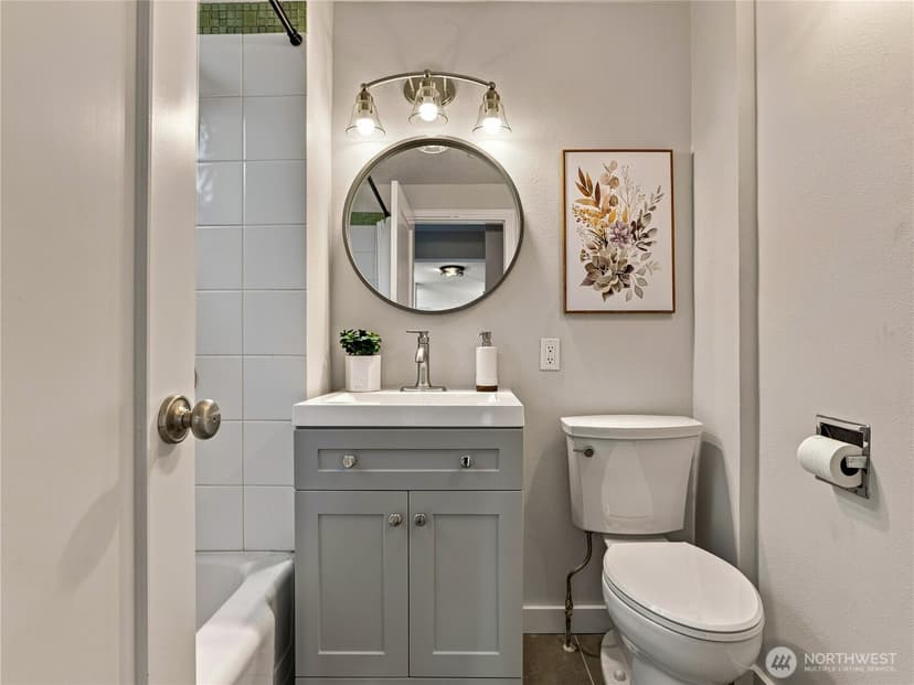 Property photo for 6542 Greenwood Avenue N, Seattle photo 25