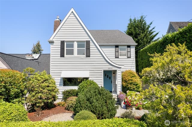 Property photo for 2910 W Crockett Street, Seattle