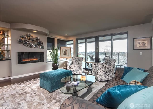 Property photo for 2040 Waverly Place N #301, Seattle photo 4