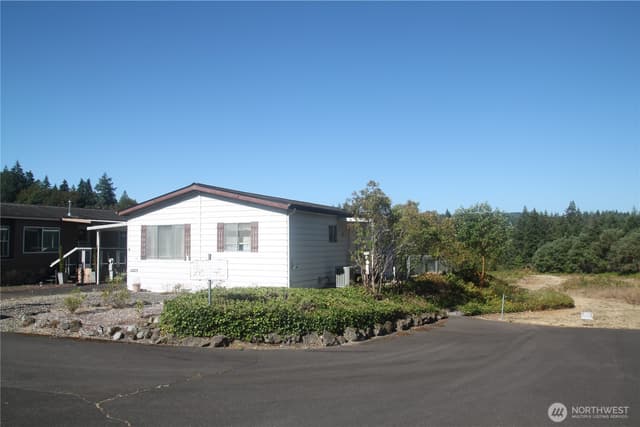 Property photo for 102 Sereno Circle Drive, Bremerton photo 2