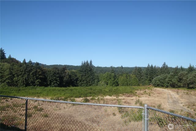 Property photo for 102 Sereno Circle Drive, Bremerton photo 4