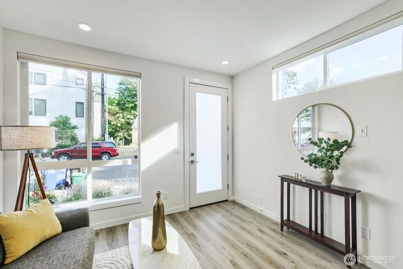 Property photo for 10413 Alderbrook Place NW, Seattle photo 5