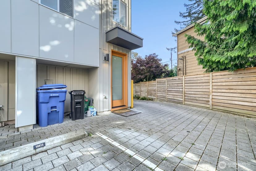 Property photo for 10413 Alderbrook Place NW, Seattle photo 28