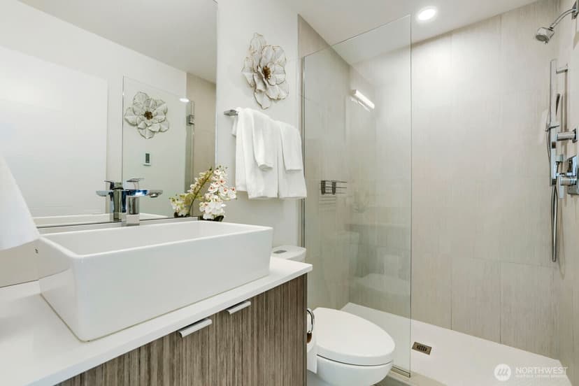 Property photo for 10413 Alderbrook Place NW, Seattle photo 18