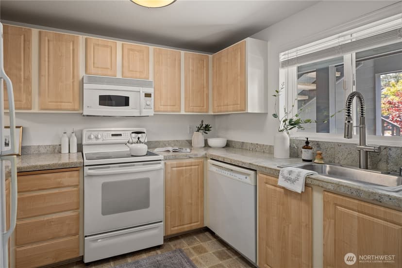 Property photo for 11110 NE 125th Lane #H229, Kirkland photo 9